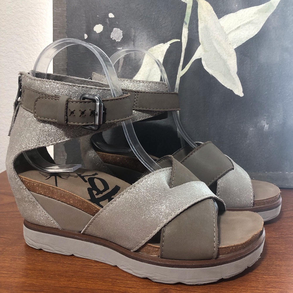 OTBT Leather Wedge Sandals size 6